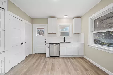 363 Hill Ave, Elgin, IL 60120 photo 9