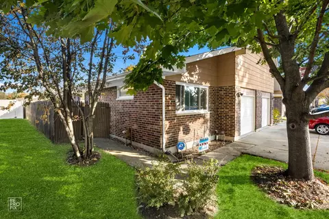 187 Paramount Dr, Wood Dale, IL 60191