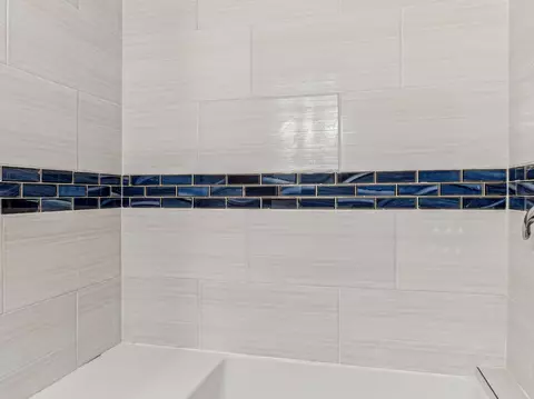 Bath - 17110 Whitman Ave, Hazel Crest, IL 60429 photo 4 of 4