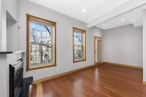 Living - 529 E 46th Pl #2, Chicago, IL 60653 photo 2 of 3