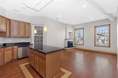 Living - 529 E 46th Pl #2, Chicago, IL 60653 photo 1 of 3