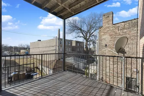 Exterior - 529 E 46th Pl #2, Chicago, IL 60653 photo 3 of 3