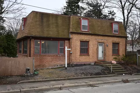 7 E Palatine Rd, Prospect Heights, IL 60070