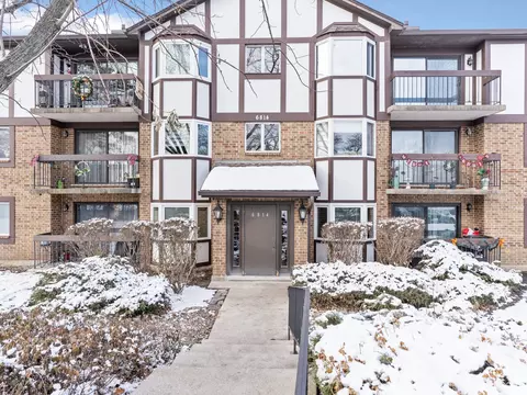 6814 Joliet Rd #10, Indian Head Park, IL 60525
