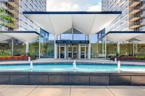 3550 N Lake Shore Dr #706, Chicago, IL 60657