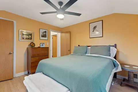 455 Rose Ave, Des Plaines, IL 60016 photo 14