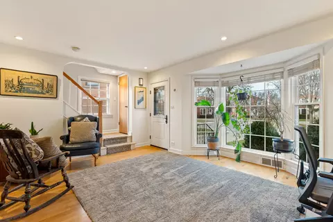 455 Rose Ave, Des Plaines, IL 60016 photo 2