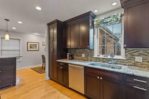 455 Rose Ave, Des Plaines, IL 60016 photo 6