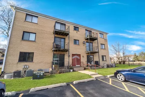 Exterior - 9340 Hamilton Ct #E, Des Plaines, IL 60016 photo 2 of 2