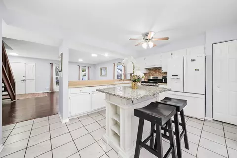 760 Thorndale Dr, Elgin, IL 60120 photo 17