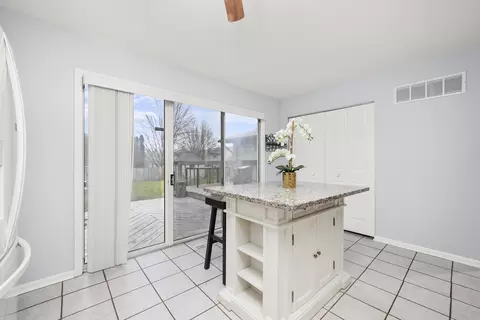 760 Thorndale Dr, Elgin, IL 60120 photo 16