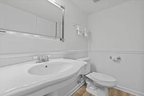 Bath - 9 Harborside Dr, Northbrook, IL 60062 photo 3 of 3