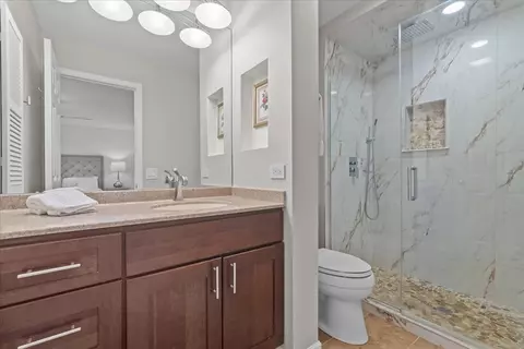Bath - 9 Harborside Dr, Northbrook, IL 60062 photo 1 of 3