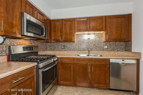 1652 Dover Ct #C, Wheaton, IL 60189 photo 4