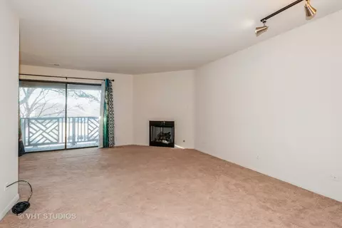 1652 Dover Ct #C, Wheaton, IL 60189 photo 2