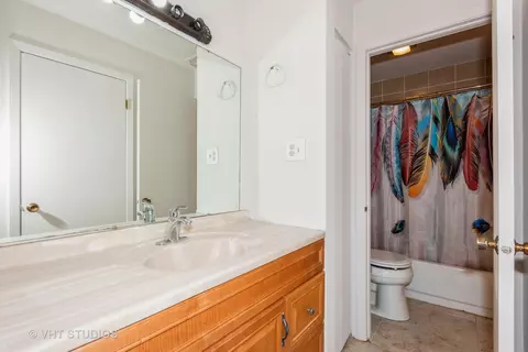 1652 Dover Ct #C, Wheaton, IL 60189 photo 10