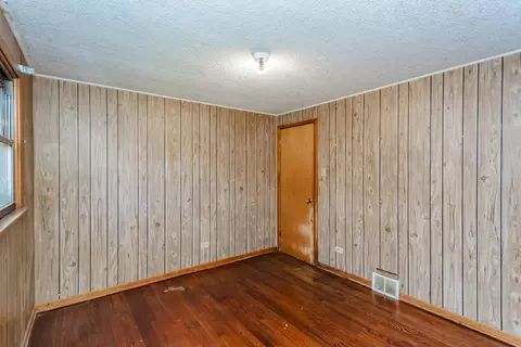 Bedroom - 9922 S Malta Ave, Chicago, IL 60643 photo 6 of 6