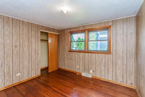 Bedroom - 9922 S Malta Ave, Chicago, IL 60643 photo 5 of 6