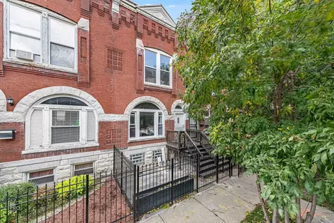3525 W Walnut St, Chicago, IL 60624