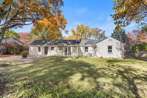 703 Hamilton Dr, Champaign, IL 61820 photo 5