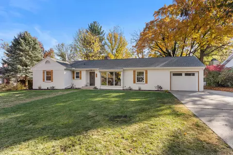 703 Hamilton Dr, Champaign, IL 61820 photo 2