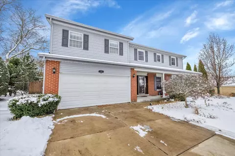 913 69th St, Darien, IL 60561