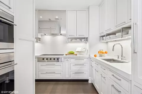 Kitchen - 10 E Delaware St #17E, Chicago, IL 60611 photo 1 of 4