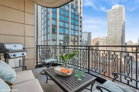 Exterior - 10 E Delaware St #17E, Chicago, IL 60611 photo 1 of 2
