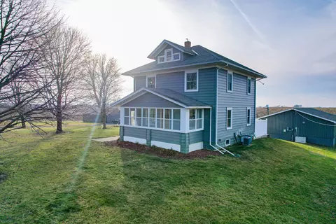 7726 S Glen Rd, Polo, IL 61064