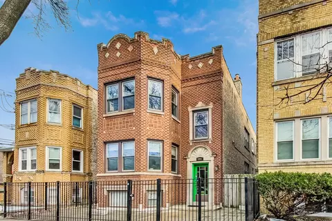5941 N Maplewood Ave, Chicago, IL 60659
