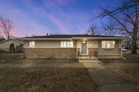 16201 Carse Ave, Harvey, IL 60426