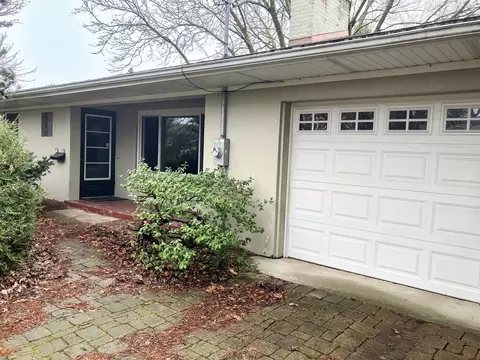 322 N Jackson St, Morrison, IL 61270