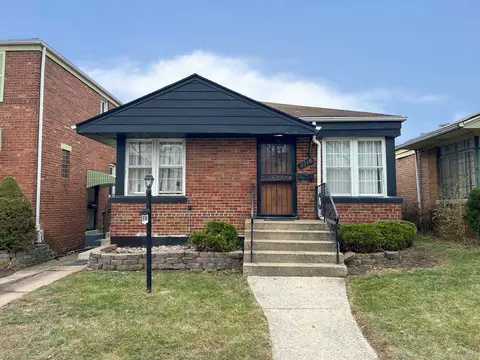9746 S Dobson Ave, Chicago, IL 60628