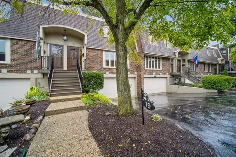 921 Harlem Ave #19, Glenview, IL 60025