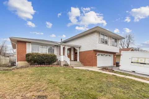 17754 Cherrywood Ln, Homewood, IL 60430