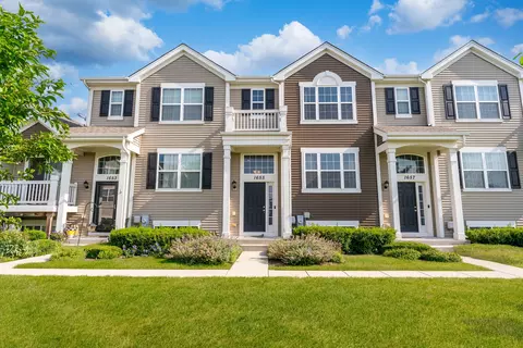 1655 Ruby Dr, Pingree Grove, IL 60140 photo 2