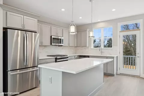Kitchen - 120 E Main St #2-1, Cary, IL 60013 photo 1 of 3