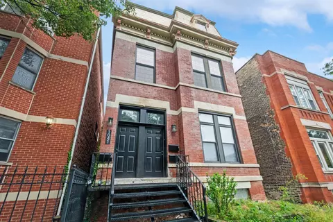 1041 S Oakley Blvd, Chicago, IL 60612