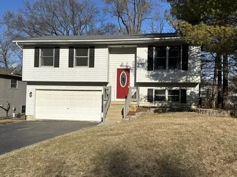 8110 Wonderview Dr, Wonder Lake, IL 60097