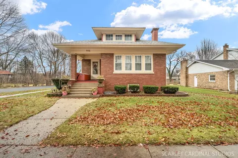 902 S 7th St, Saint Charles, IL 60174