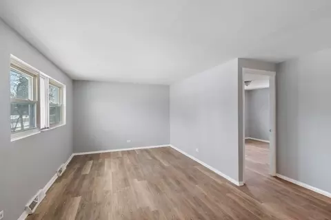 Living - 2716 Lancaster Dr, Markham, IL 60428 photo 3 of 5