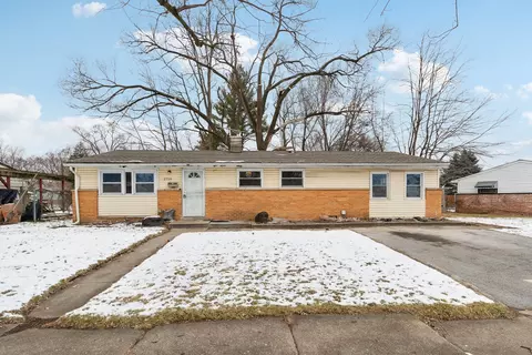 2716 Lancaster Dr, Markham, IL 60428
