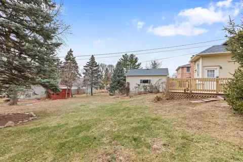 23 E Maple Ave, Roselle, IL 60172 photo 2