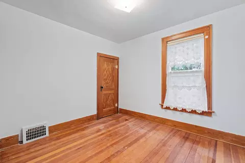 23 E Maple Ave, Roselle, IL 60172 photo 16