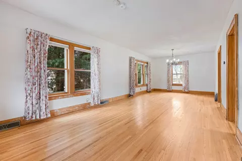 23 E Maple Ave, Roselle, IL 60172 photo 10