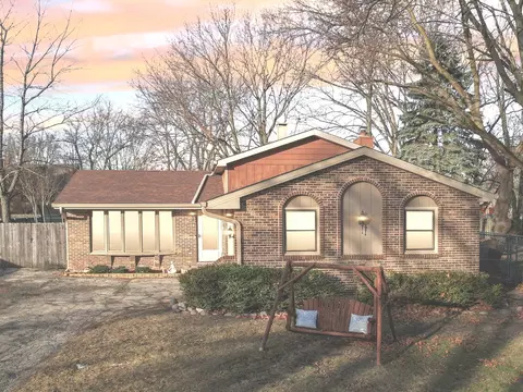538 Russell Ave, Winthrop Harbor, IL 60096