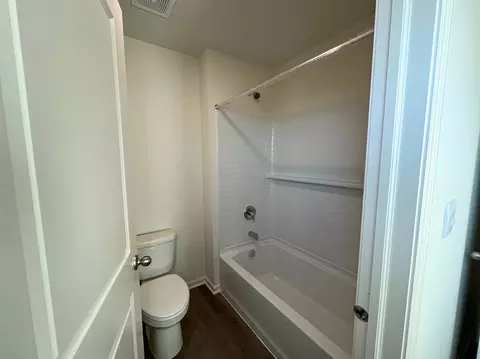 Bath - 6715 Overland Dr, Plainfield, IL 60586 photo 4 of 8