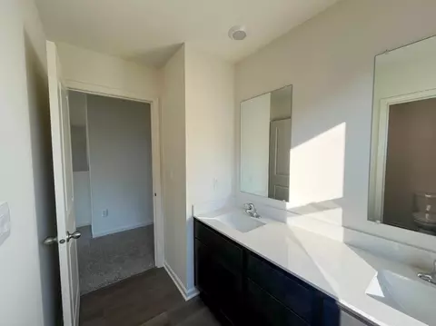 Bath - 6715 Overland Dr, Plainfield, IL 60586 photo 5 of 8