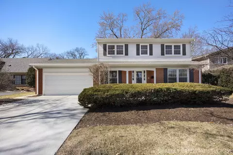21 Pembroke Rd, Naperville, IL 60540