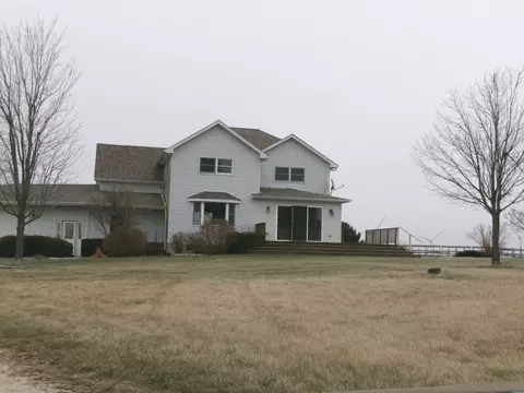 526 Roxbury Rd, Paw Paw, IL 61353